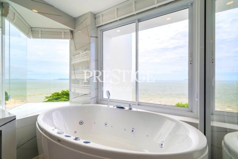 Condo in Pattaya, Thailand, 2 bedrooms № 197921 - photo 20