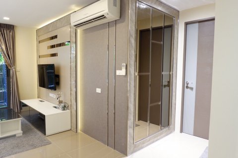 Condo in Bangkok, Thailand, 1 bedroom № 143277 - photo 7