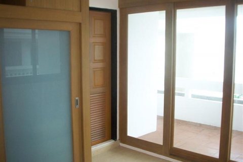 Кондоминиум с 2 спальнями в Бангкоке, Таиланд № 143282 - фото 3