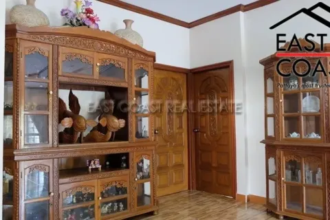 Casa de 3 dormitorios en Pattaya, Tailandia № 213147 - foto 17