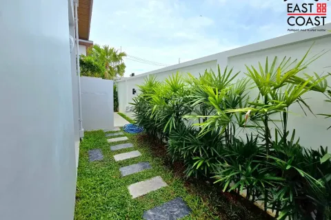 Casa de 5 dormitorios en Pattaya, Tailandia № 213149 - foto 5
