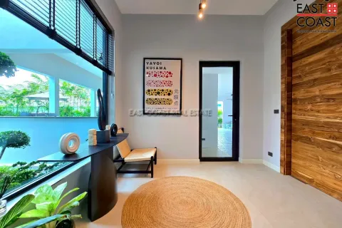 Casa de 5 dormitorios en Pattaya, Tailandia № 213149 - foto 14