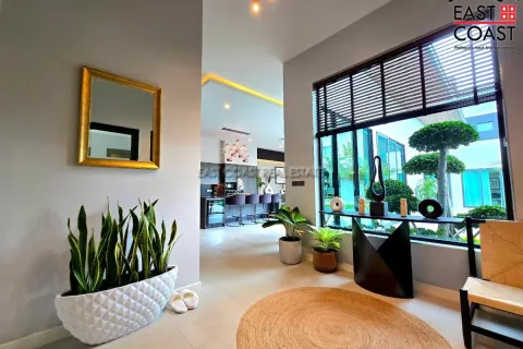 Casa de 5 dormitorios en Pattaya, Tailandia № 213149 - foto 12