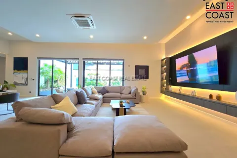 Casa de 5 dormitorios en Pattaya, Tailandia № 213150 - foto 9