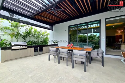 Casa de 5 dormitorios en Pattaya, Tailandia № 213150 - foto 22