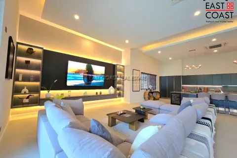 Casa de 5 dormitorios en Pattaya, Tailandia № 213150 - foto 11