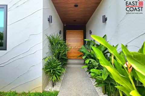 Casa de 5 dormitorios en Pattaya, Tailandia № 213150 - foto 3