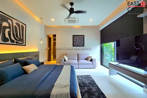 Casa de 5 dormitorios en Pattaya, Tailandia № 213150 - foto 26