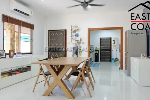 Casa de 3 dormitorios en Pattaya, Tailandia № 212362 - foto 3