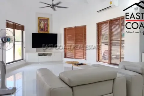 Casa de 3 dormitorios en Pattaya, Tailandia № 212362 - foto 8