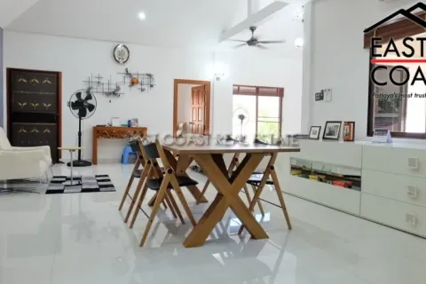 Casa de 3 dormitorios en Pattaya, Tailandia № 212362 - foto 4