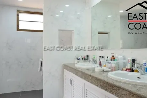 Casa de 3 dormitorios en Pattaya, Tailandia № 212362 - foto 12