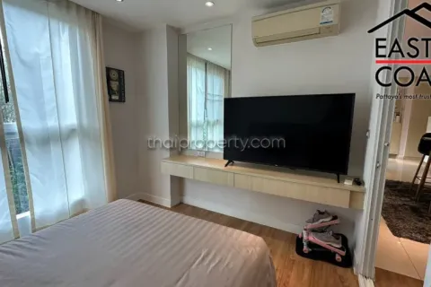 Condominio de 2 dormitorios en Jomtien Beach, Pattaya, Tailandia № 212363 - foto 2