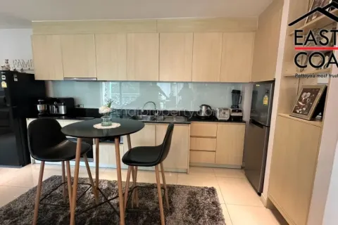 Condominio de 2 dormitorios en Jomtien Beach, Pattaya, Tailandia № 212363 - foto 4