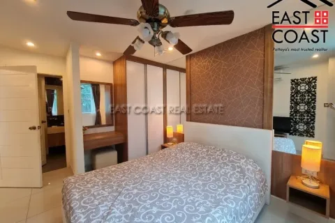 Condominio de 2 dormitorios en Jomtien Beach, Pattaya, Tailandia № 212365 - foto 11