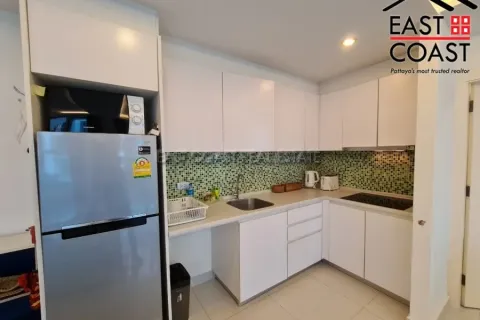 Condominio de 2 dormitorios en Jomtien Beach, Pattaya, Tailandia № 212365 - foto 9