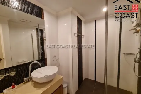 Condominio de 2 dormitorios en Jomtien Beach, Pattaya, Tailandia № 212365 - foto 14