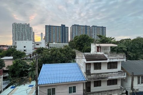 Таунхаус в Суан Луанге, Бангкок, Таиланд с 2 спальнями № 136808 - фото 12