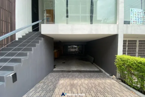 Reihenhaus in Phra Khanong, Bangkok, Thailand 3 Schlafzimmer № 215211 - Foto 4