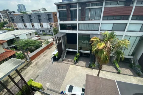 Reihenhaus in Phra Khanong, Bangkok, Thailand 3 Schlafzimmer № 215211 - Foto 3