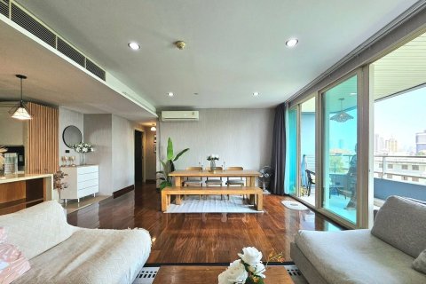 Кондоминиум с 3 спальнями в Кхлонг Сане, Бангкок, Таиланд № 170896 - фото 2