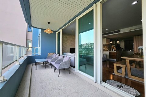 Кондоминиум с 3 спальнями в Кхлонг Сане, Бангкок, Таиланд № 170896 - фото 4