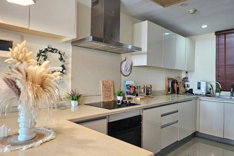 Кондоминиум с 3 спальнями в Кхлонг Сане, Бангкок, Таиланд № 170896 - фото 10