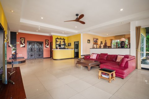 House in Kathu, Thailand 4 bedrooms № 170892 - photo 10