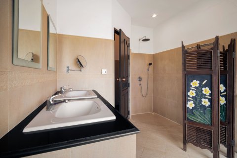 House in Kathu, Thailand 4 bedrooms № 170892 - photo 23