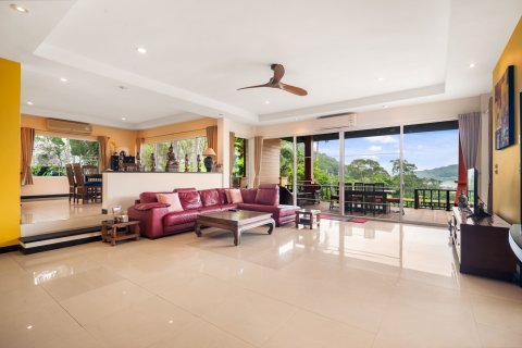 House in Kathu, Thailand 4 bedrooms № 170892 - photo 9