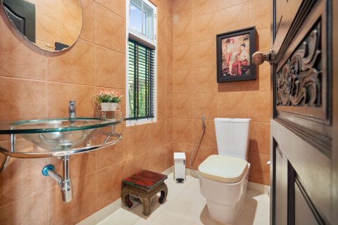 House in Kathu, Thailand 4 bedrooms № 170892 - photo 29