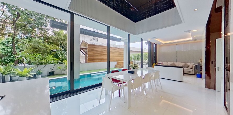 Дом в Ваттхане, Бангкок, Таиланд с 5 спальнями  № 160833