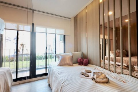 Condo in Huai Khwang, Bangkok, Thailand, 1 bedroom  № 115040 - photo 6