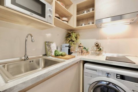 Condo in Huai Khwang, Bangkok, Thailand, 1 bedroom  № 115040 - photo 3