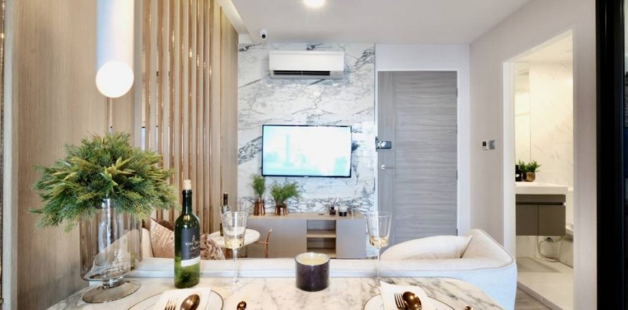 Condo in Huai Khwang, Bangkok, Thailand, 1 bedroom  № 115040