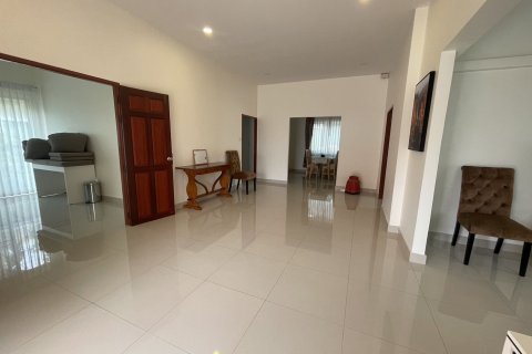 House in Hua Hin, Thailand 3 bedrooms № 145499 - photo 17