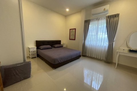 House in Hua Hin, Thailand 3 bedrooms № 145499 - photo 13