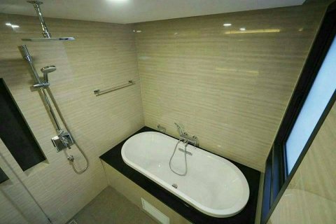 Кондоминиум с 2 спальнями в Бангкоке, Таиланд № 143995 - фото 9