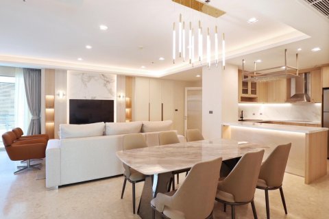 Кондоминиум с 3 спальнями в Клонг Тоэй, Бангкок, Таиланд № 139356 - фото 2