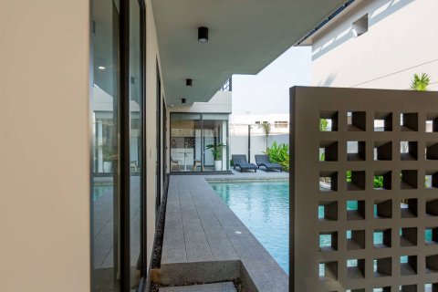 Villa in Chiang Mai, Thailand 3 bedrooms № 164974 - photo 6