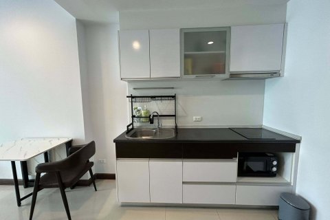 Studio in the Condo in Huai Khwang, Bangkok, Thailand  № 164352 - photo 7