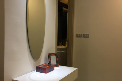 Studio dans le Condo à Khlong Toei, Bangkok, Thaïlande  № 146197 - photo 15