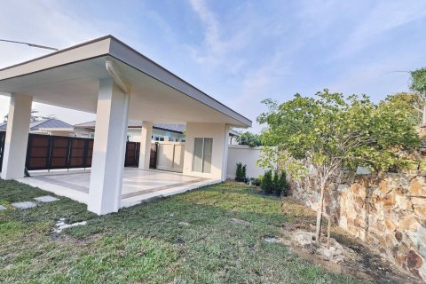 Villa in Pattaya, Thailand 3 bedrooms № 146193 - photo 20
