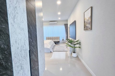 Villa in Pattaya, Thailand 3 bedrooms № 146193 - photo 13