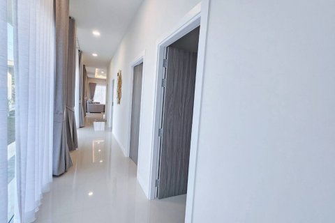 Villa in Pattaya, Thailand 3 bedrooms № 146193 - photo 19