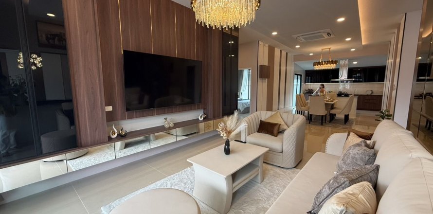 Villa in Pattaya, Thailand 3 bedrooms № 139151