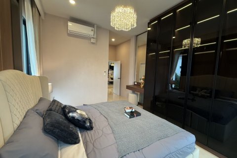 Villa in Pattaya, Thailand 3 bedrooms № 139151 - photo 11