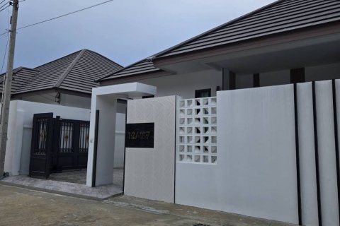 Villa in Pattaya, Thailand 3 bedrooms № 139151 - photo 2