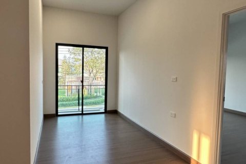 Дом в Самутпракане, Таиланд с 4 спальнями  № 139148 - фото 9