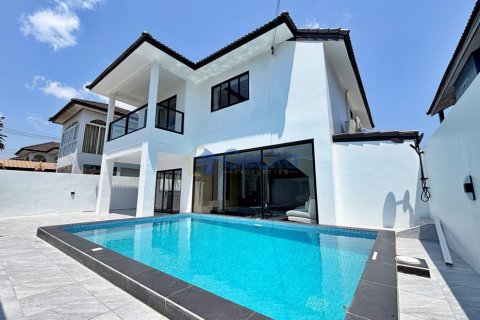 House in Pattaya, Thailand 3 bedrooms № 195898